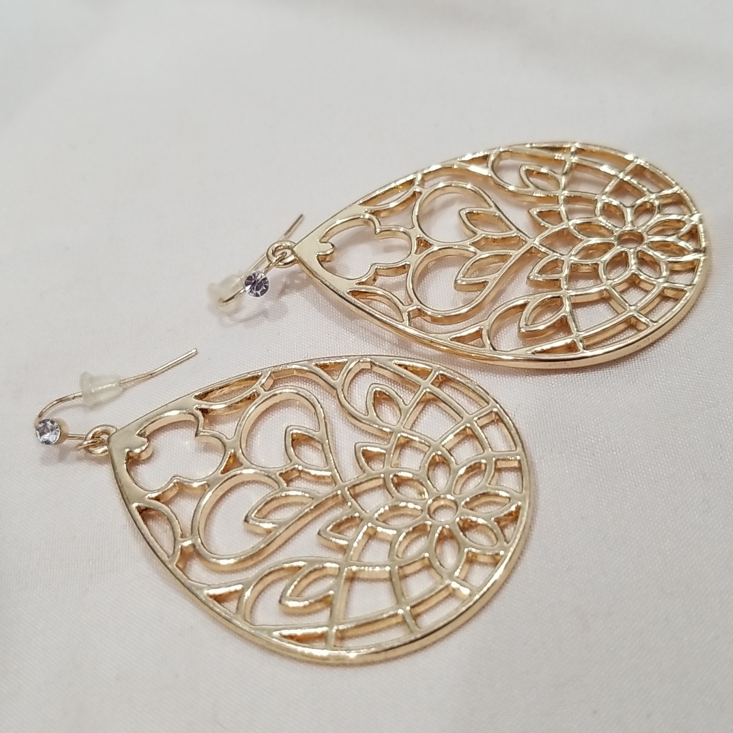 Kim Ridgers Gold Filigree New Earrings Dangle WRhinestone Deta 16$